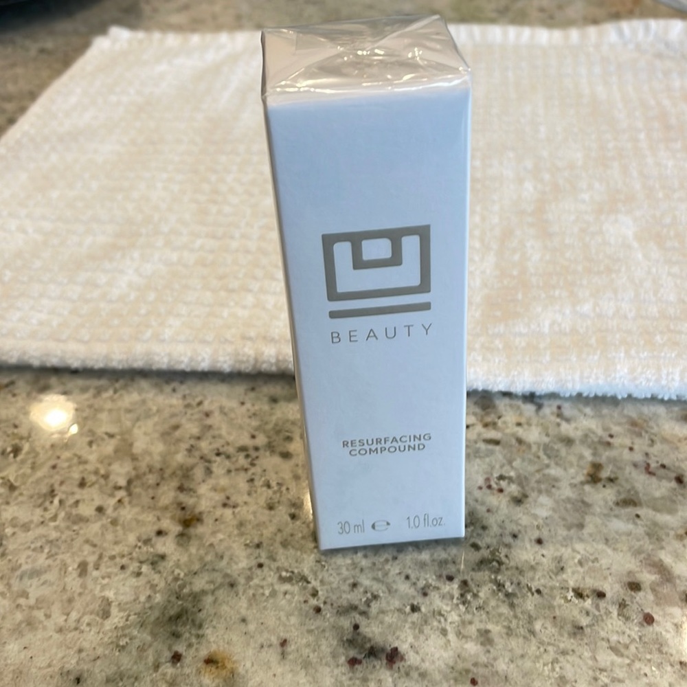 UB Beauty Resurfacing Compound Serum - White